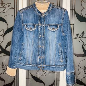 Old Navy Fleece Lined Dark Wash Jean Jacket w/ 3 Button wide wrist band- Size S